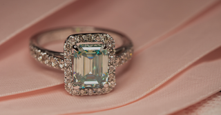 The Guide to Solitaire Engagement Rings on a Budget